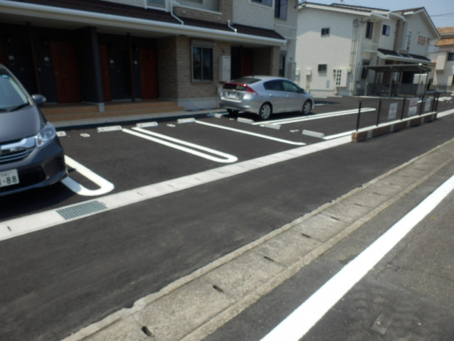 22/27 駐車場