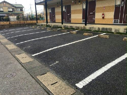 13/13 駐車場