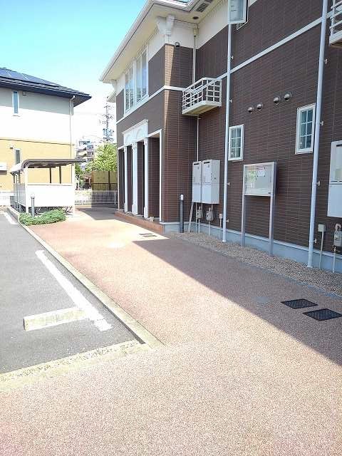 13/23 エントランス