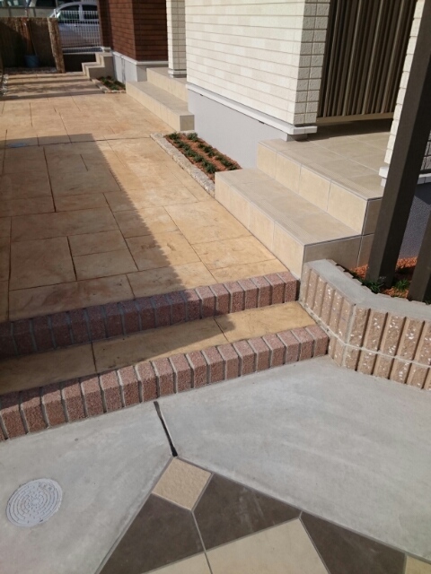 17/23 エントランス