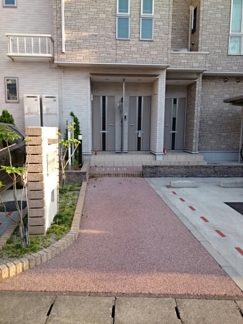 21/30 エントランス