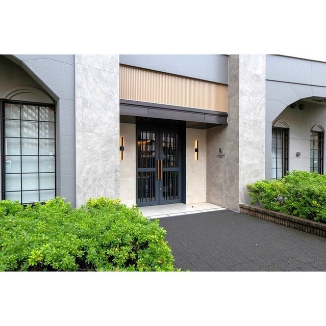 20/27 エントランス