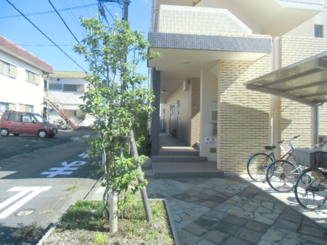 21/23 エントランス