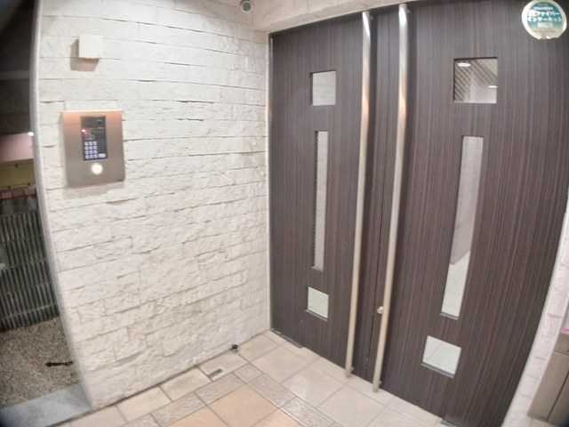 20/27 エントランス