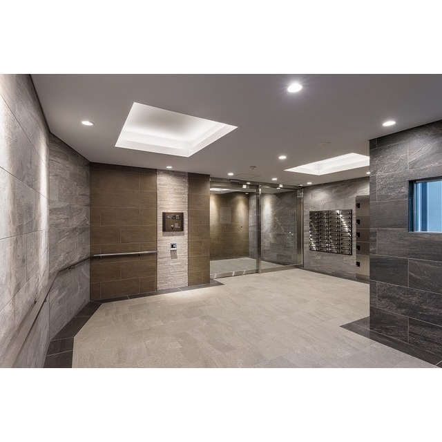 13/19 エントランス