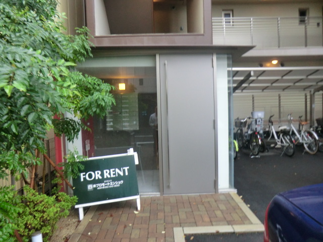 22/23 エントランス