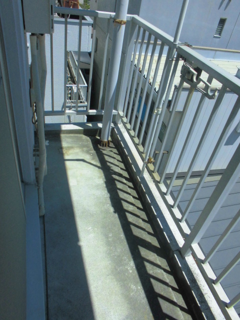 13/18 バルコニー