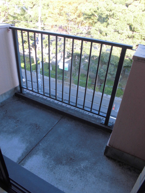 16/23 バルコニー