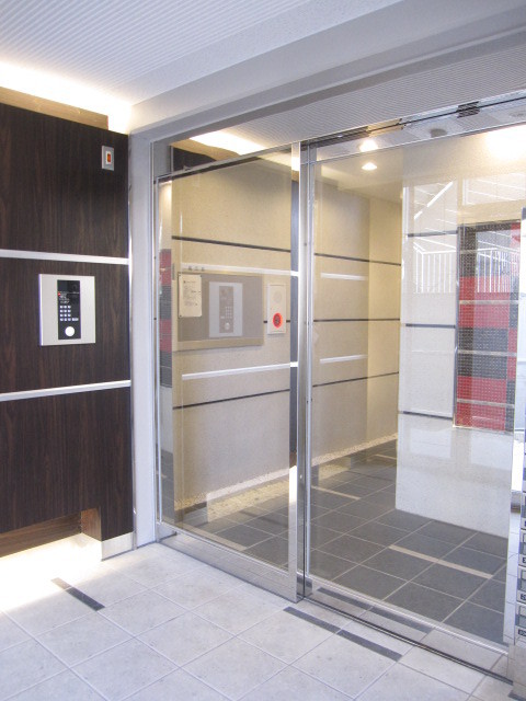 14/20 エントランス