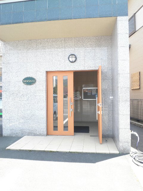 18/18 エントランス