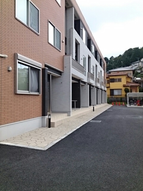 23/30 エントランス