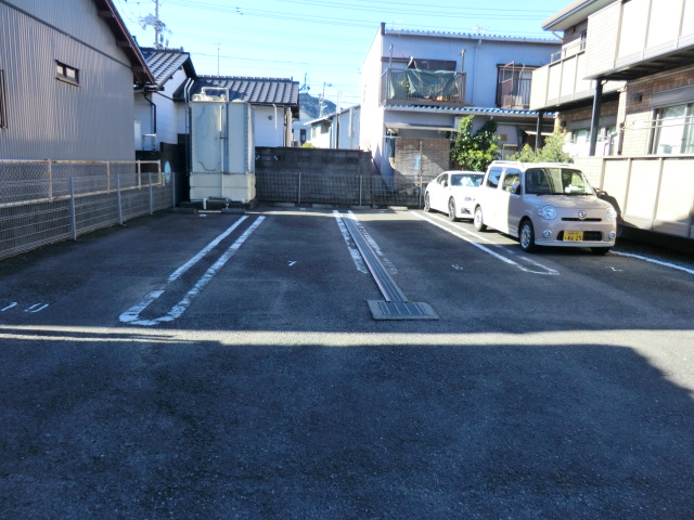 22/22 駐車場