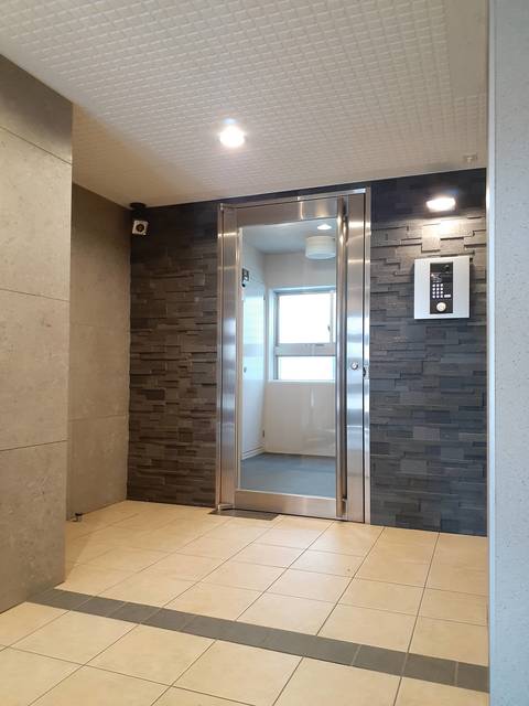 21/28 エントランス