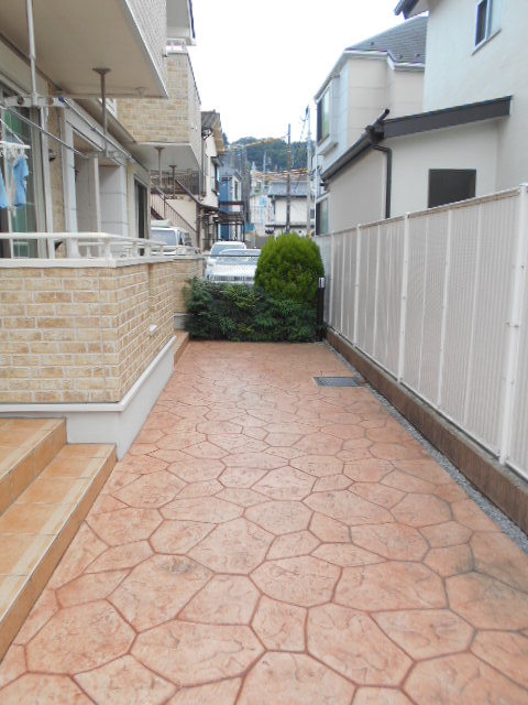 22/28 エントランス
