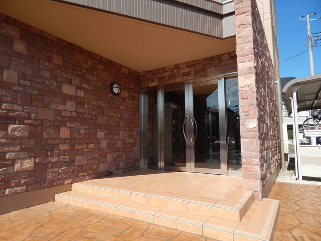 21/30 エントランス