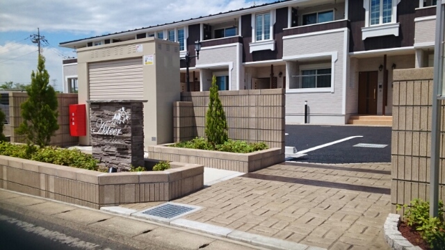 21/30 エントランス