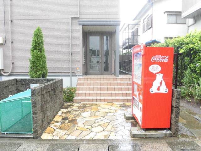 21/30 エントランス