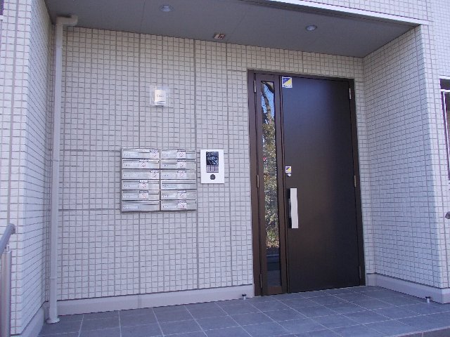 18/26 エントランス