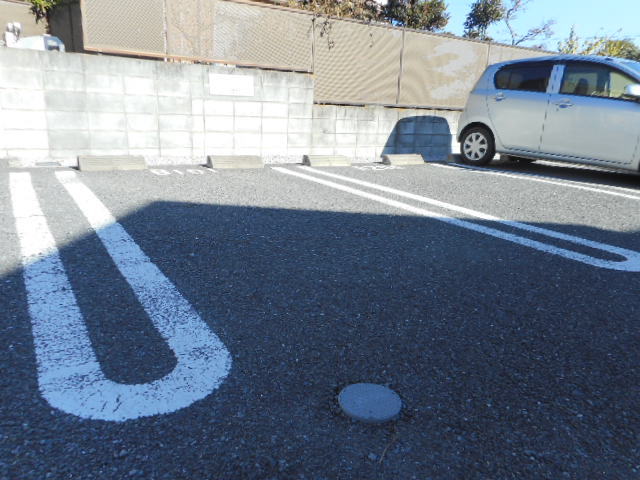 22/28 駐車場