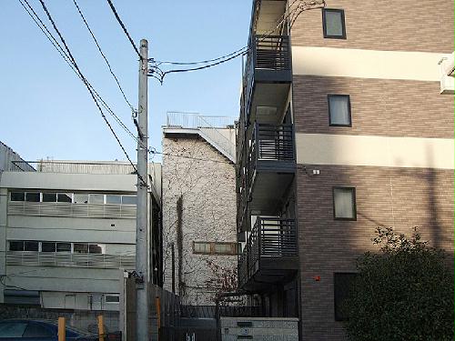 15/22 エントランス