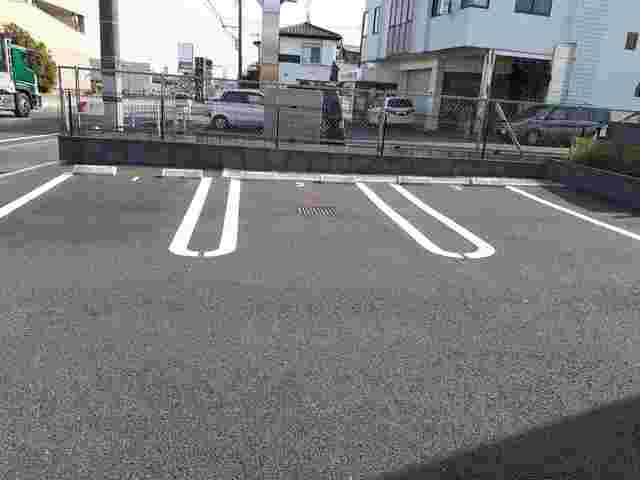 2/5 駐車場