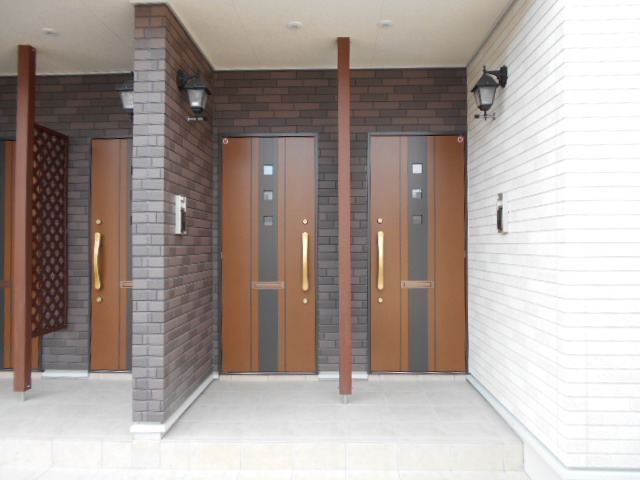 22/28 エントランス