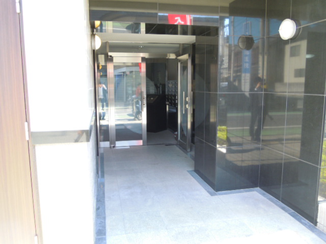 22/30 エントランス