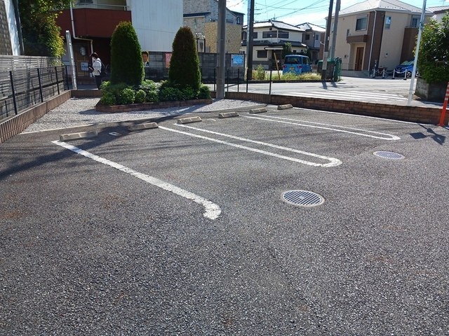 22/30 駐車場