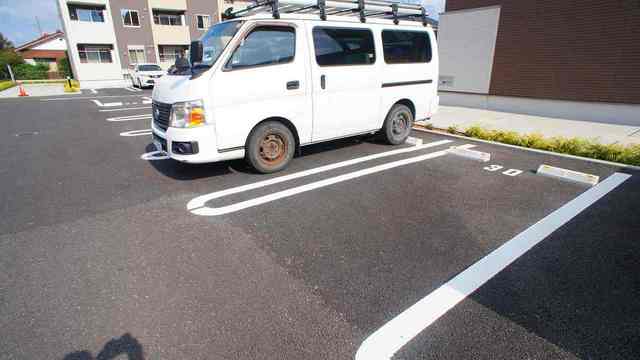 17/30 駐車場
