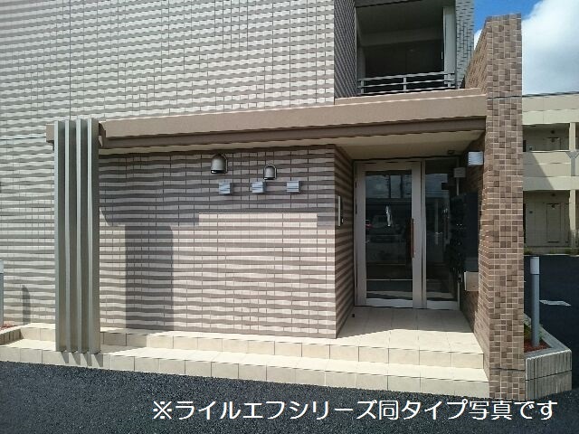 14/18 エントランス