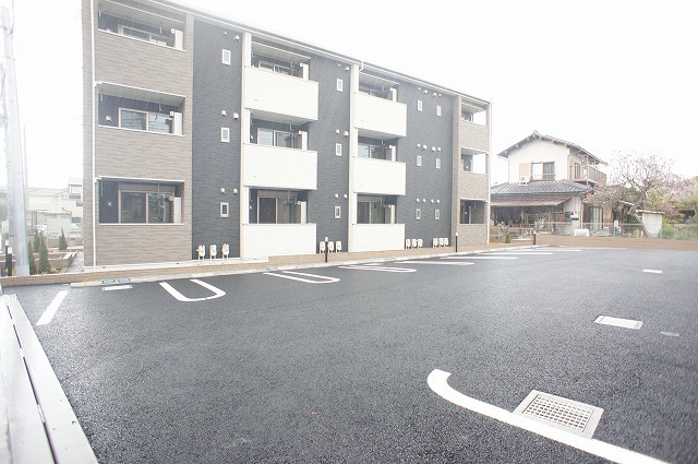 14/20 エントランス