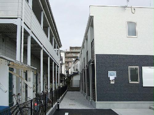 13/18 エントランス