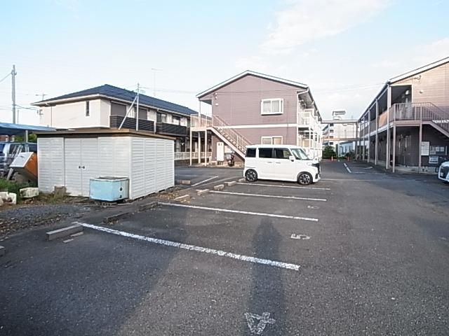 22/28 駐車場