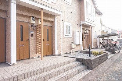 15/23 エントランス