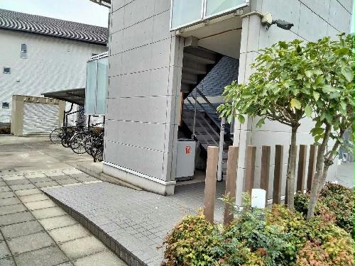 2/3 エントランス