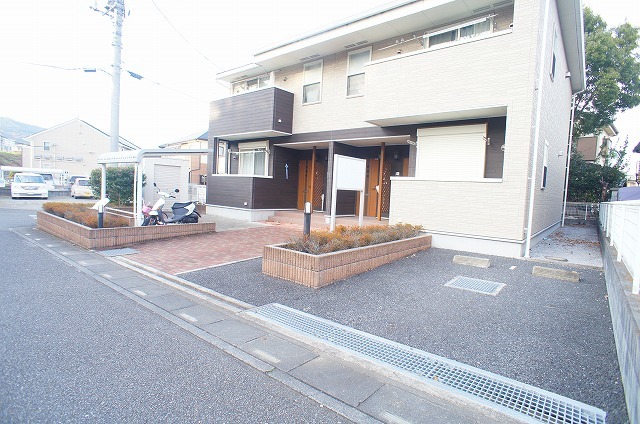 13/19 エントランス