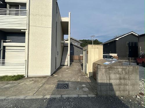 13/14 エントランス