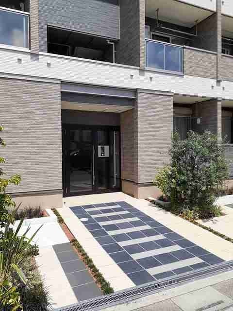 14/26 エントランス