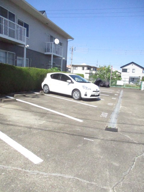 22/28 駐車場