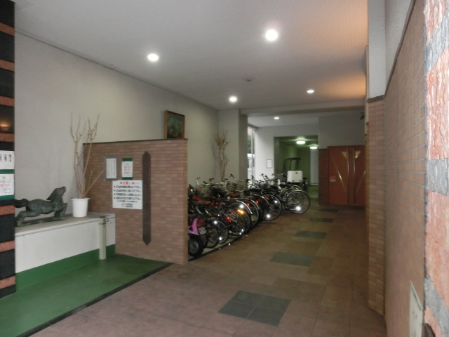 21/30 エントランス