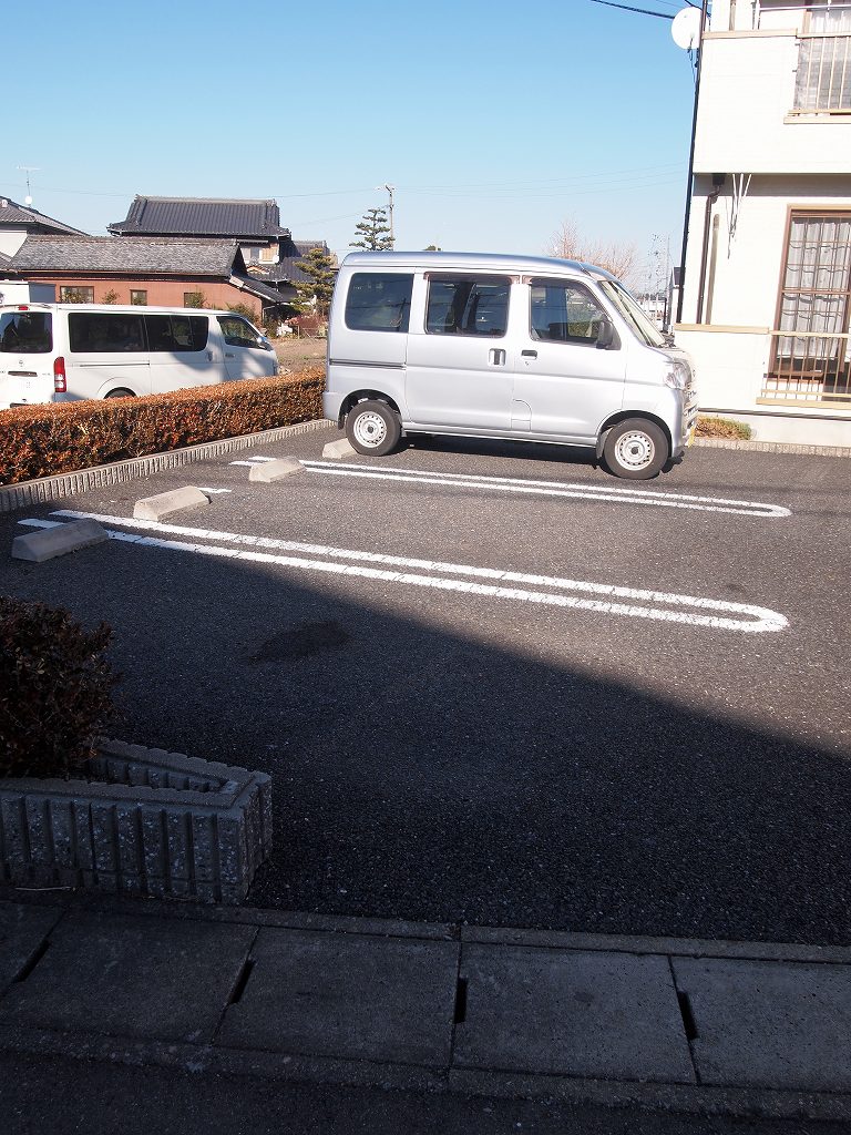 17/23 駐車場