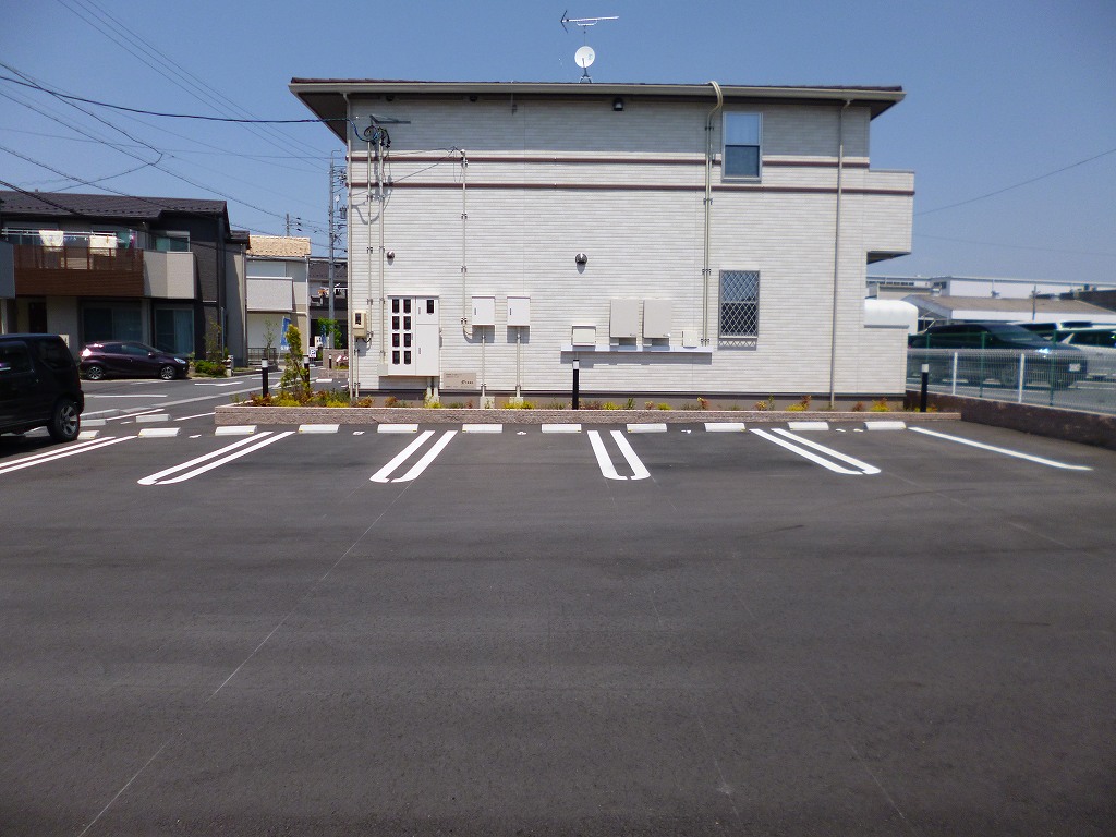 16/20 駐車場