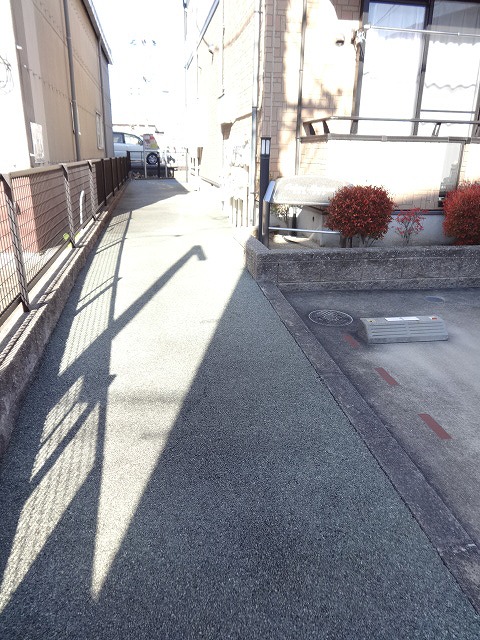 23/30 エントランス