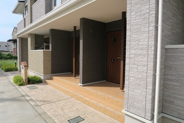 14/20 エントランス