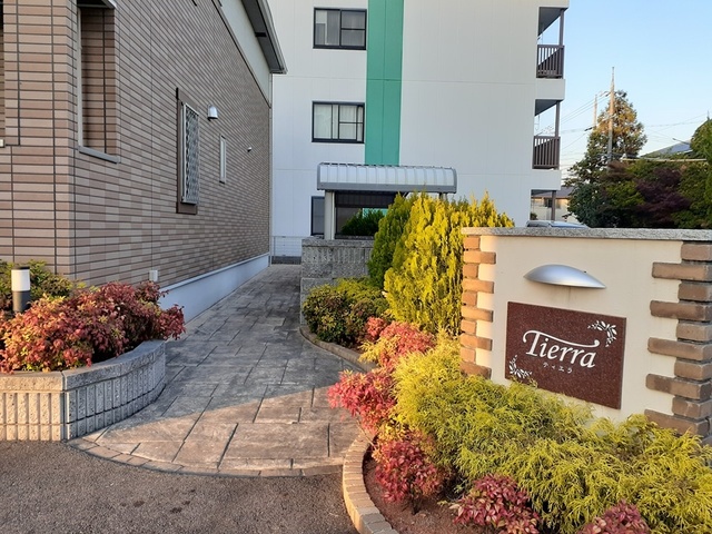 14/20 エントランス