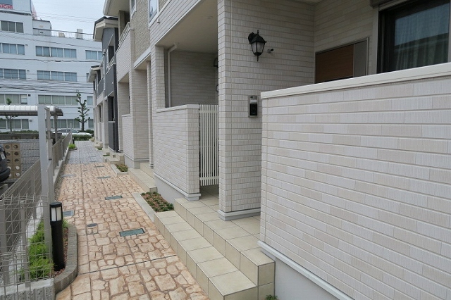 21/27 エントランス