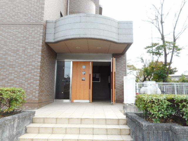 14/20 エントランス