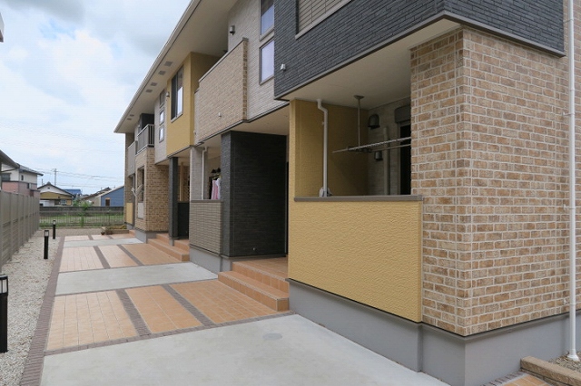 13/19 エントランス