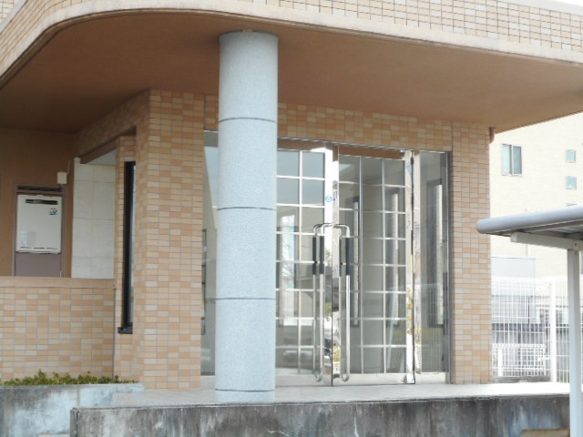 20/26 エントランス