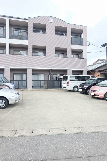 21/29 駐車場